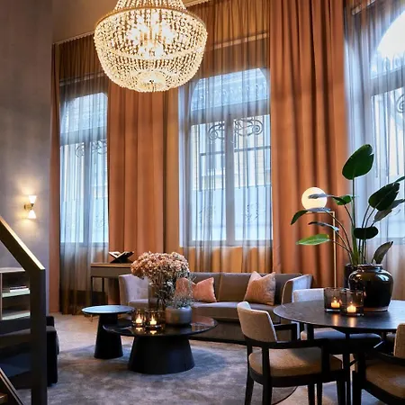 Otel Opus 16